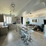 Crystal House 아파트 *