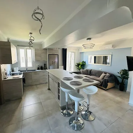 Crystal House Apartment *